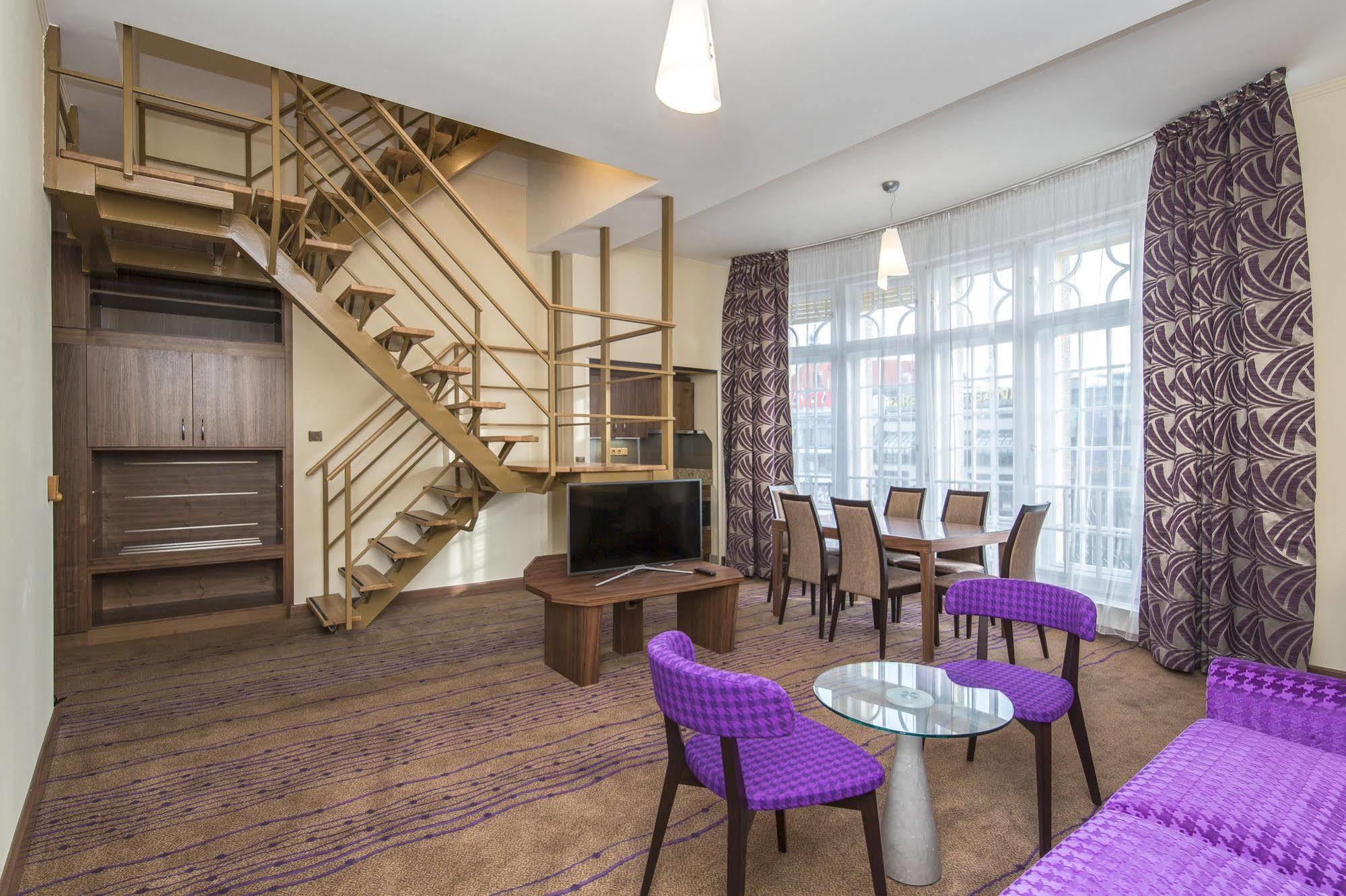 Merchants Crown Suites And Spa Prague Exterior photo A suite at the Radisson Blu Hotel, Prague